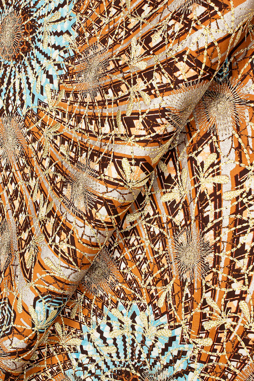 VLL184 - Exclusive Vlisco Holland Wax Embroidered Lace